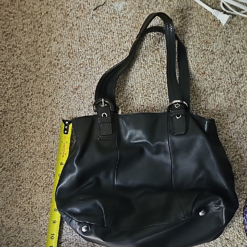 Sophisticated Black Leather Shoulder Bag